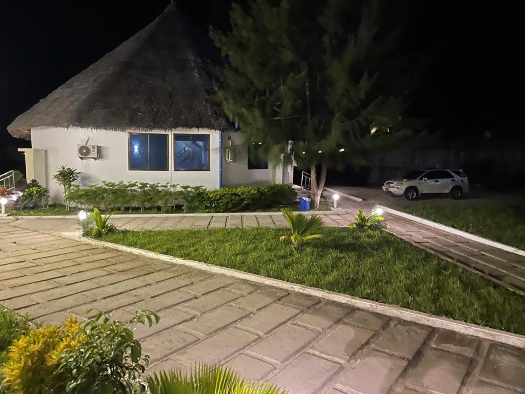 פאג'ה Jambo Beach Hotel מראה חיצוני תמונה
