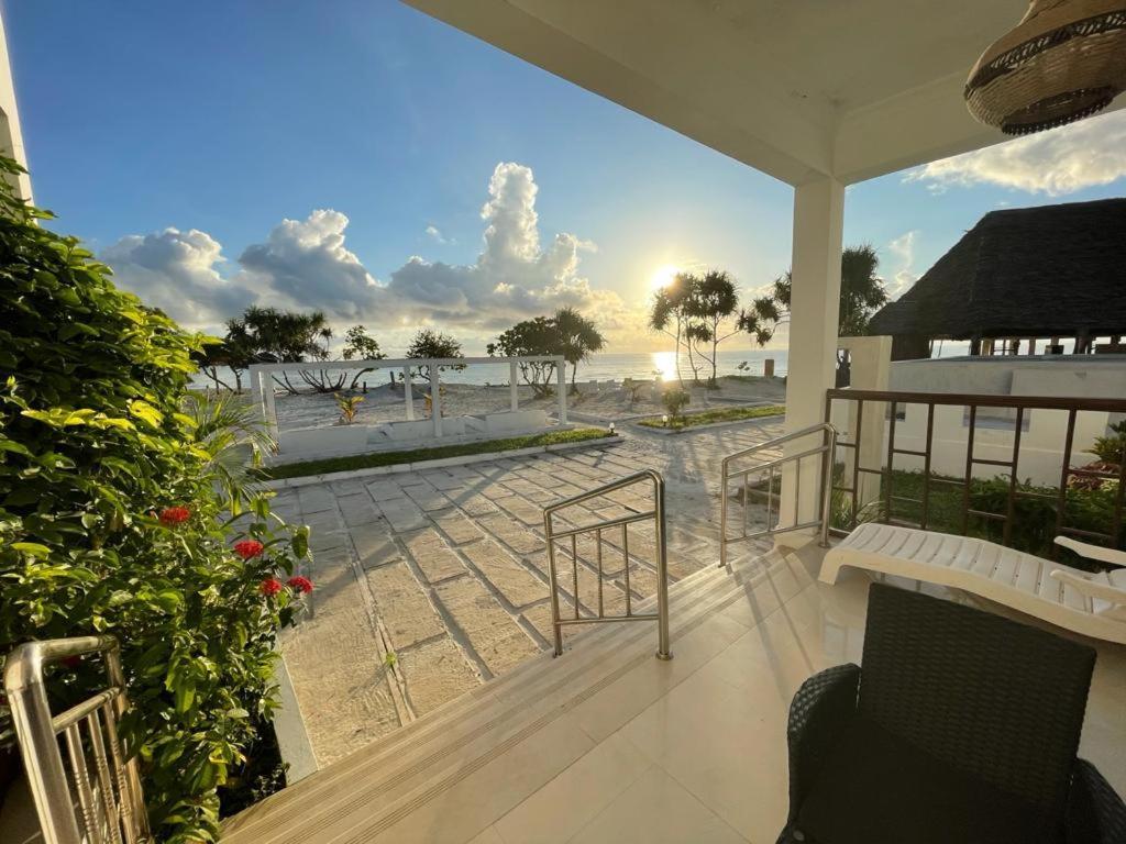 פאג'ה Jambo Beach Hotel מראה חיצוני תמונה