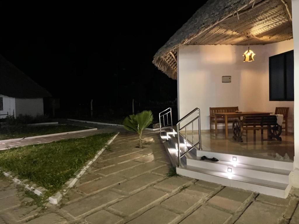 פאג'ה Jambo Beach Hotel מראה חיצוני תמונה