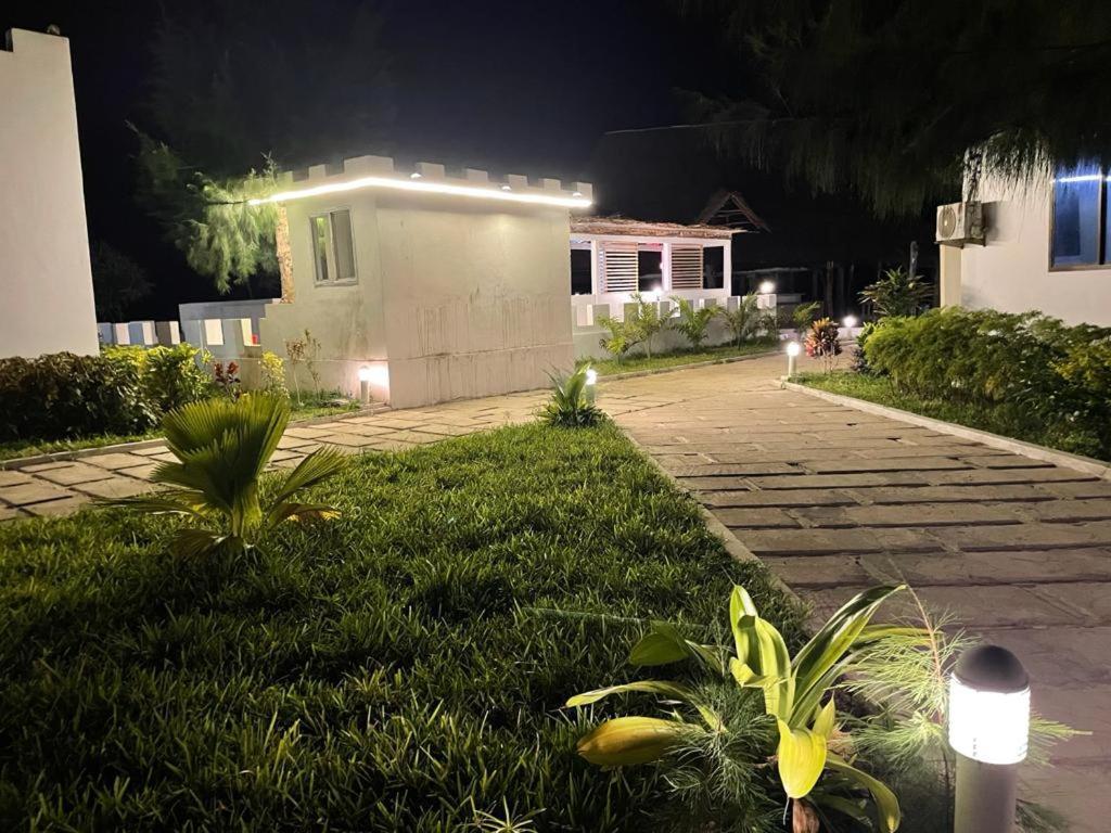 פאג'ה Jambo Beach Hotel מראה חיצוני תמונה