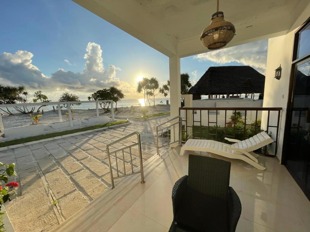 פאג'ה Jambo Beach Hotel מראה חיצוני תמונה